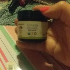 Balanced Guru scrub me nice and gritty body scrub